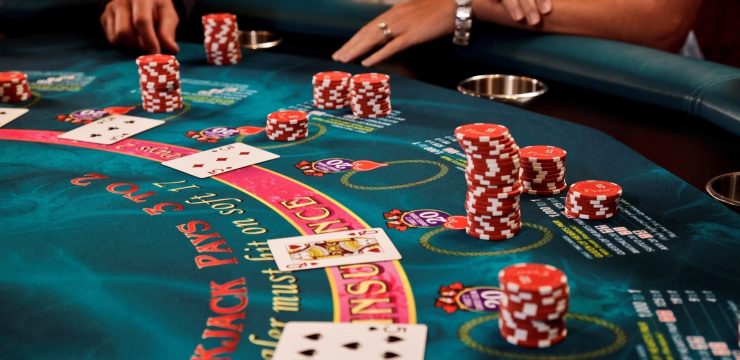 Jak grać w blackjacka: zasady, strategie i sekrety sukcesu - 1